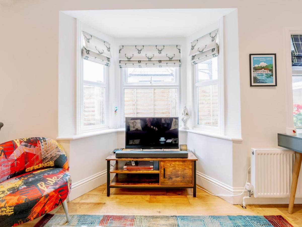 Pass The Keys Recently Renovated 1Br Flat With Private Garden In South London Exterior photo