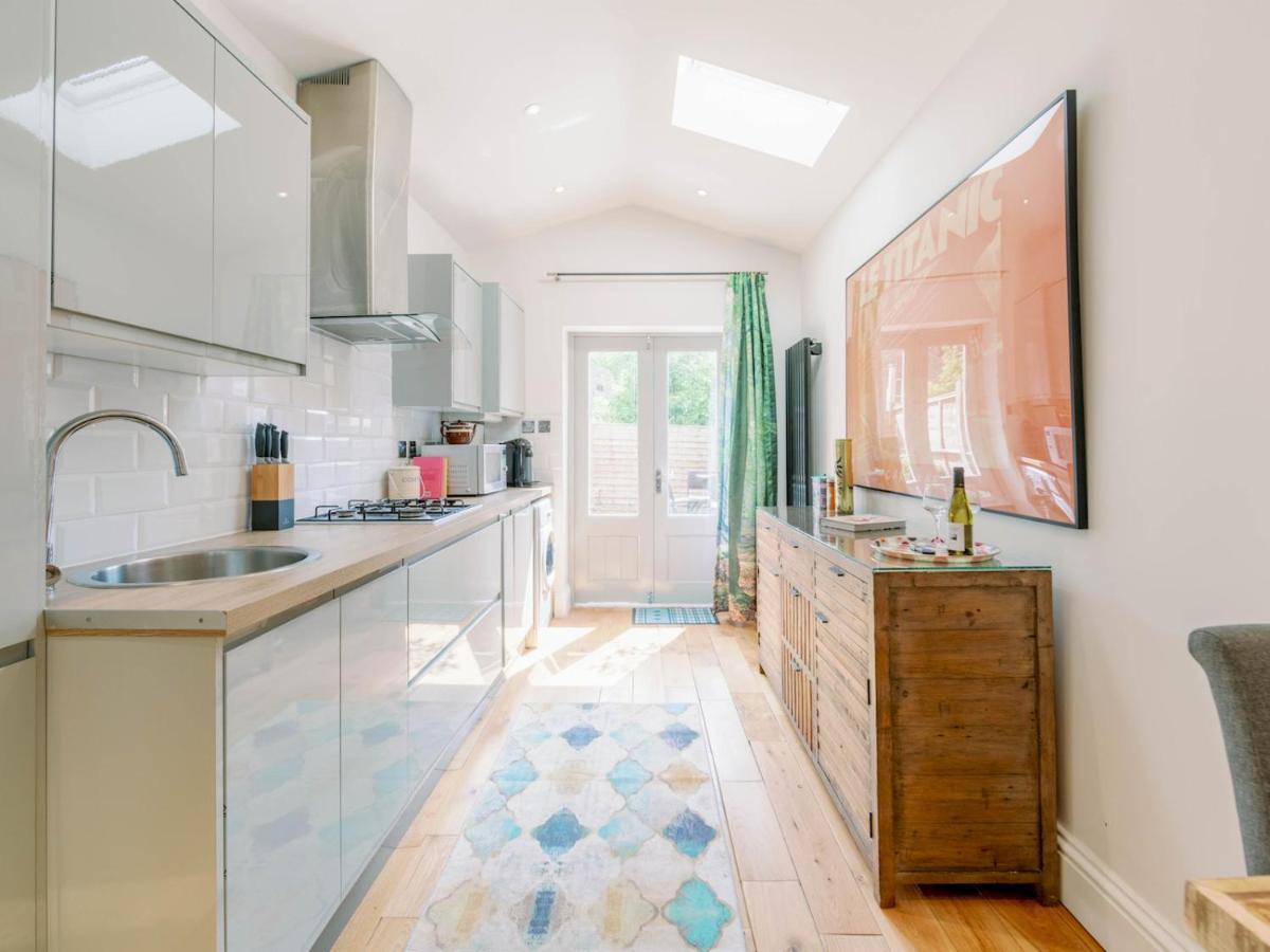 Pass The Keys Recently Renovated 1Br Flat With Private Garden In South London Exterior photo